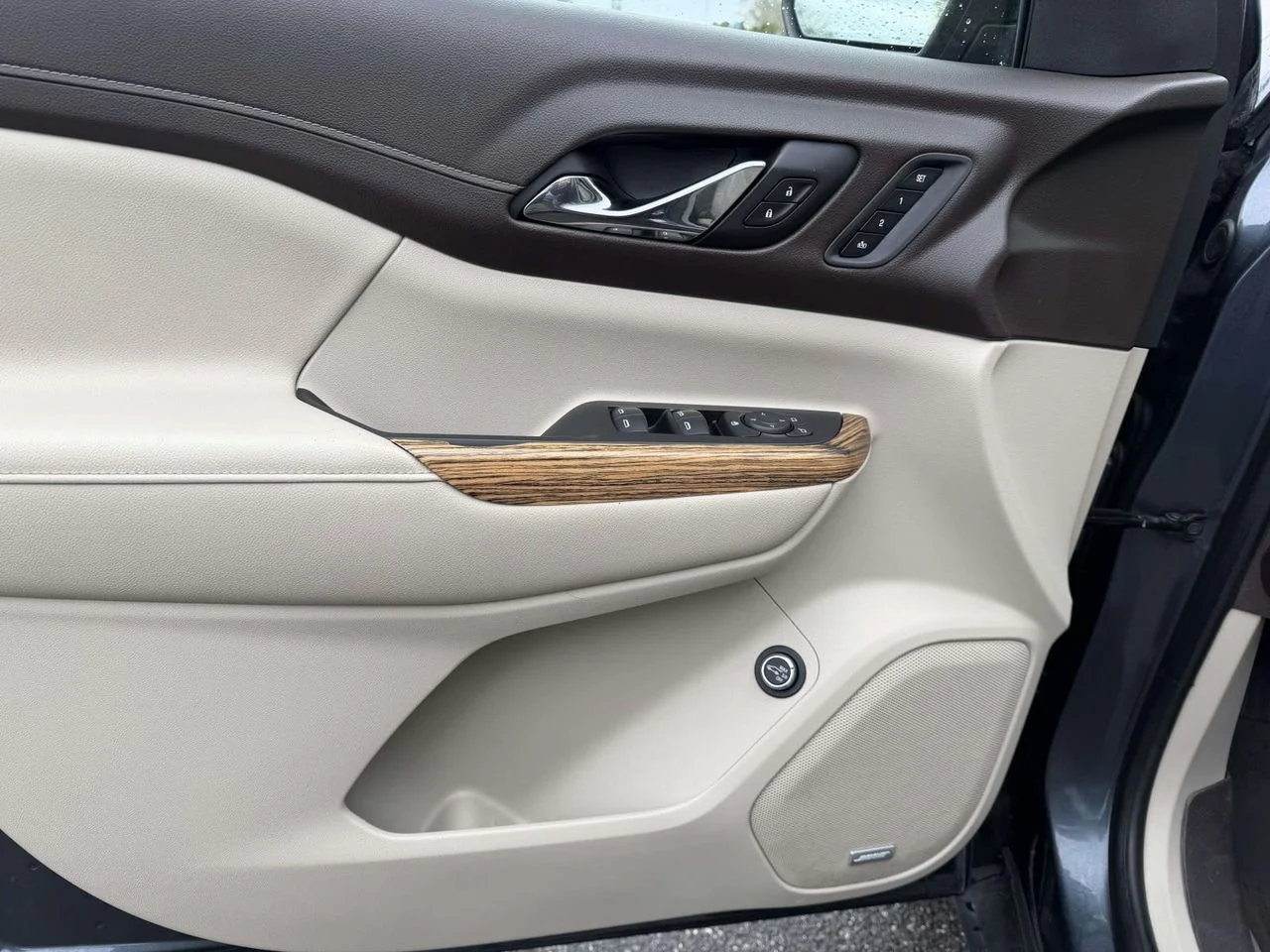 Used 2019 Dark Sky Metallic GMC Denali image 22