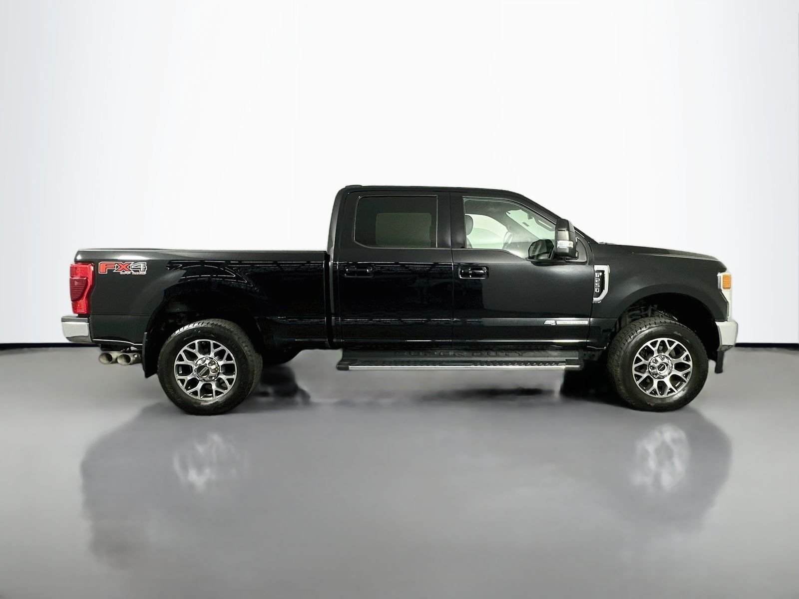 Used 2020 Black Metallic Ford Lariat image 8