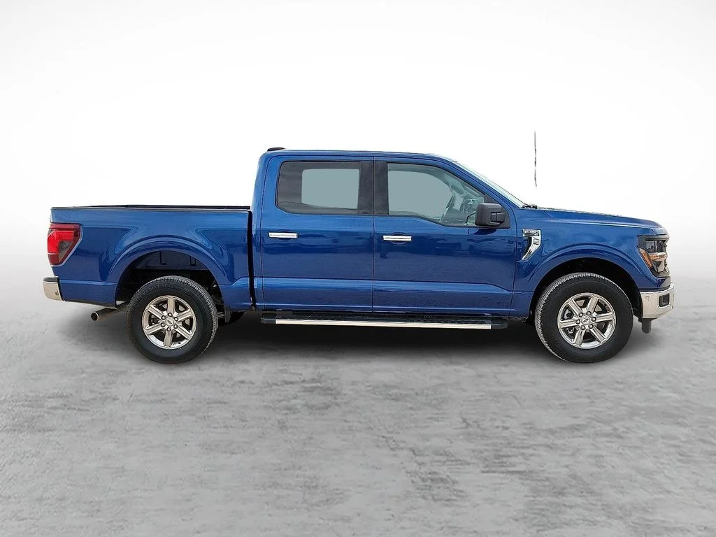 Used 2025 Blue Ford XLT image 12