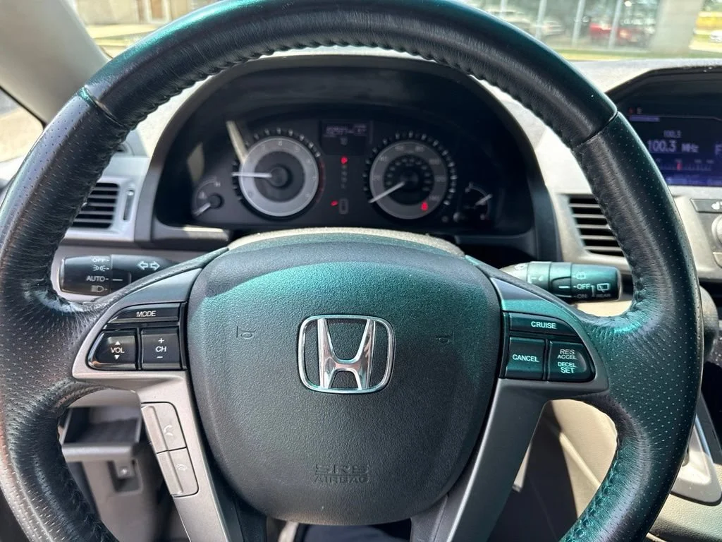 Used 2011 White Honda EX-L image 14