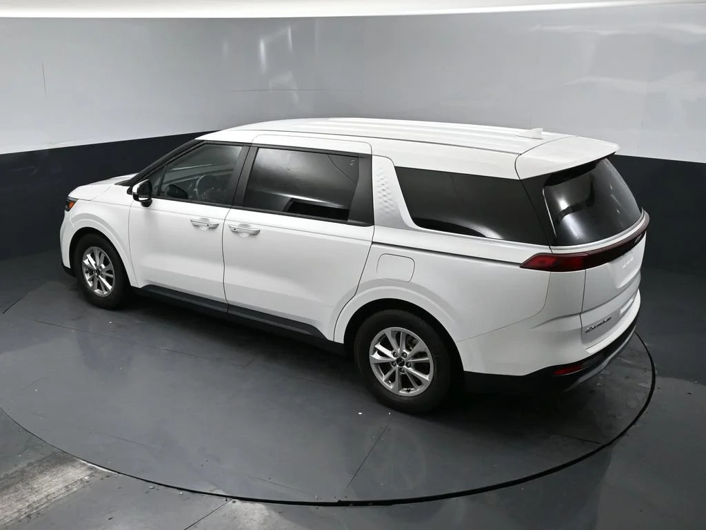 Certified Used 2022 White Kia LXS image 16