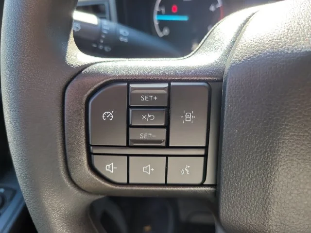New 2027 Oxford White Ford XL 4WD CREW CAB image 26