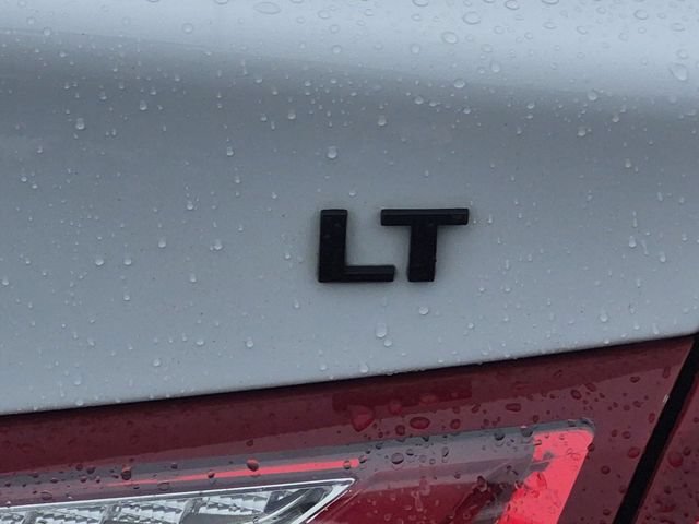 Used 2023 SUMMIT WHITE Chevrolet LT image 30