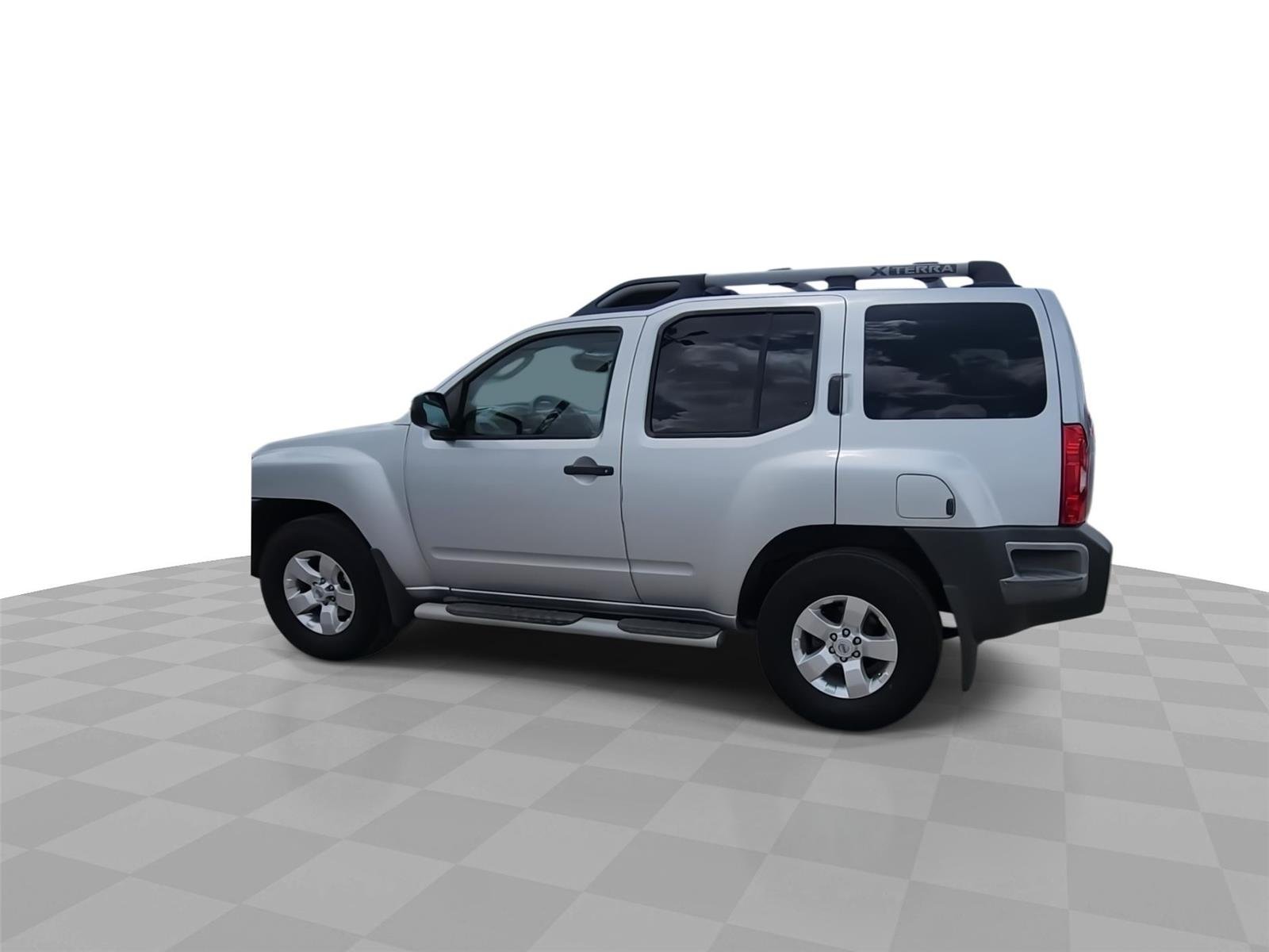 Used 2010 Silver Nissan S image 6