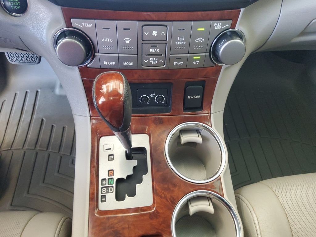 Used 2012 Red Toyota Limited image 29