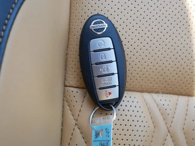 Used 2021 Gold Nissan Platinum image 35