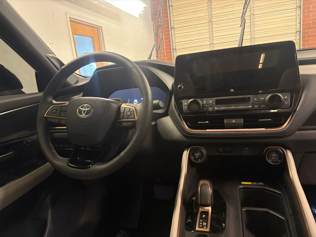 Used 2025 White Toyota MAX Platinum image 30