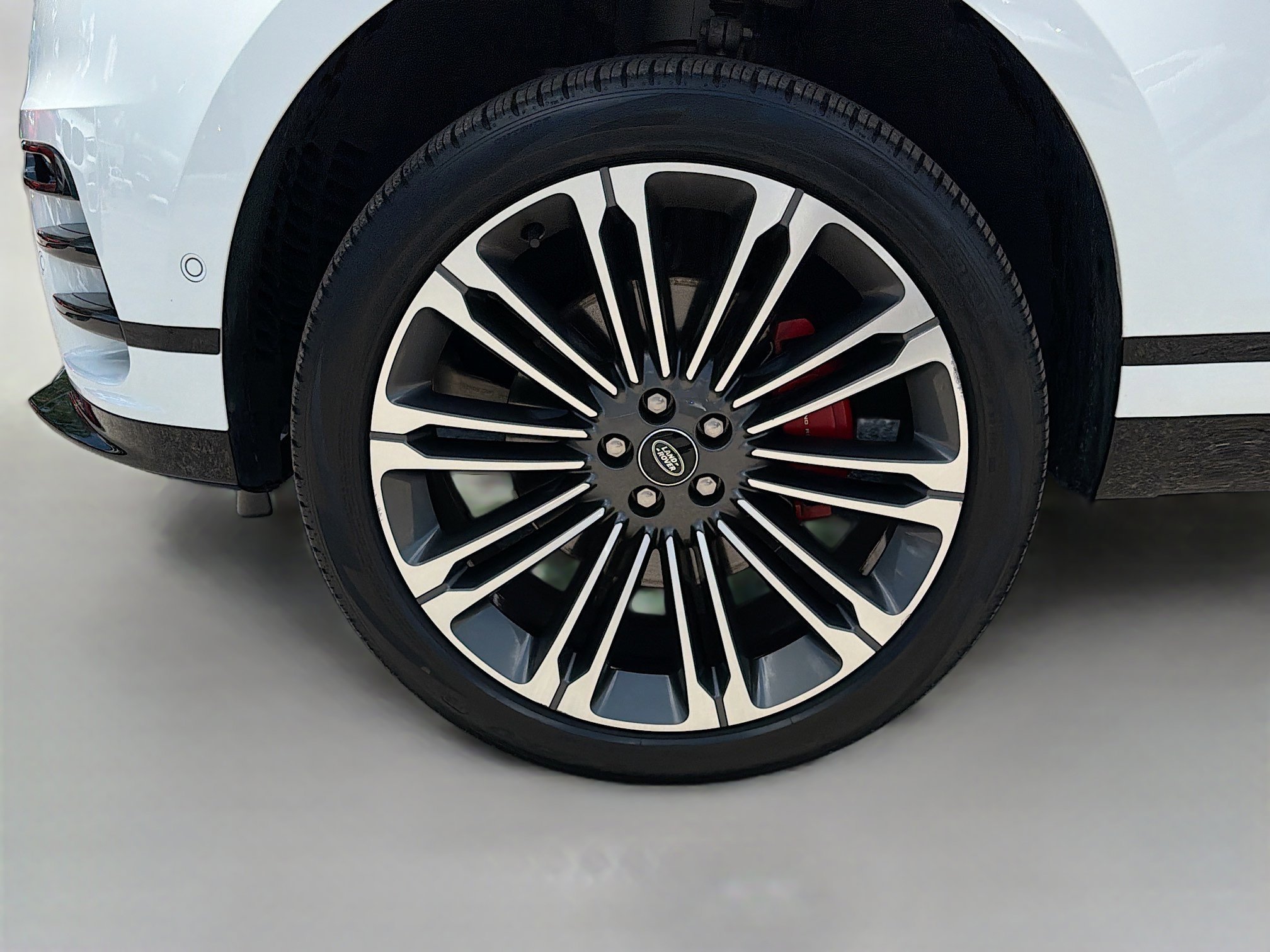 Certified Used 2024 Fuji White Land Rover Dynamic SE image 40