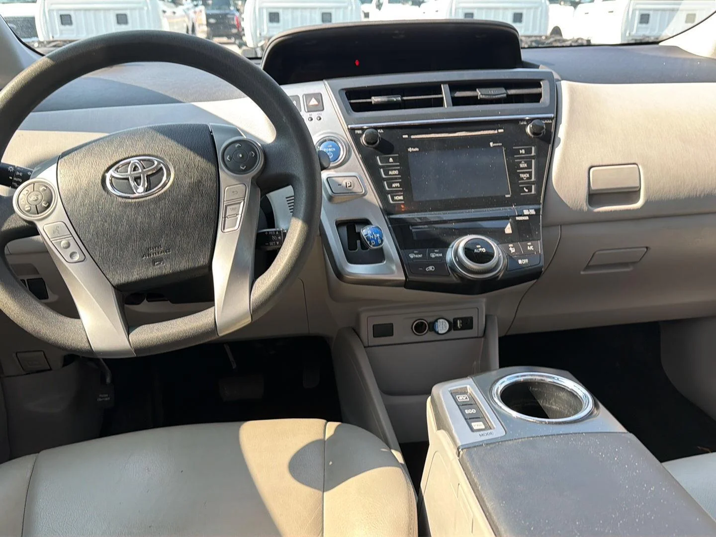 Used 2016  Toyota Three image 7
