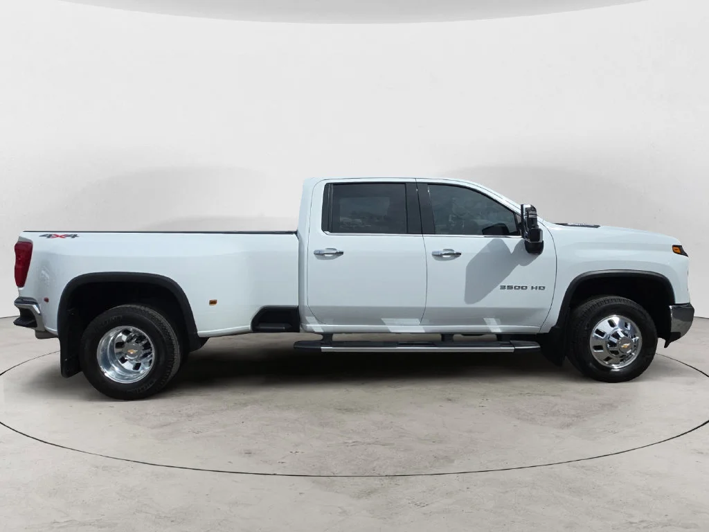 Used 2024 Summit White Chevrolet LTZ DRW image 7