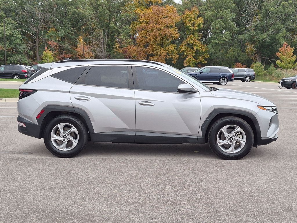 Used 2022 Silver Hyundai SEL image 8