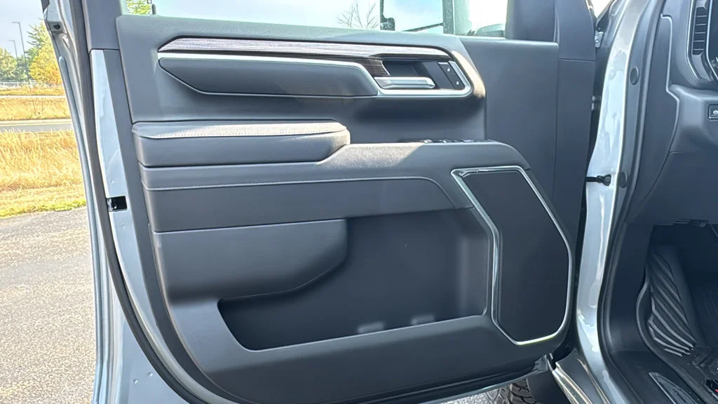 New 2026 Sterling Gray Metallic Chevrolet LT image 19