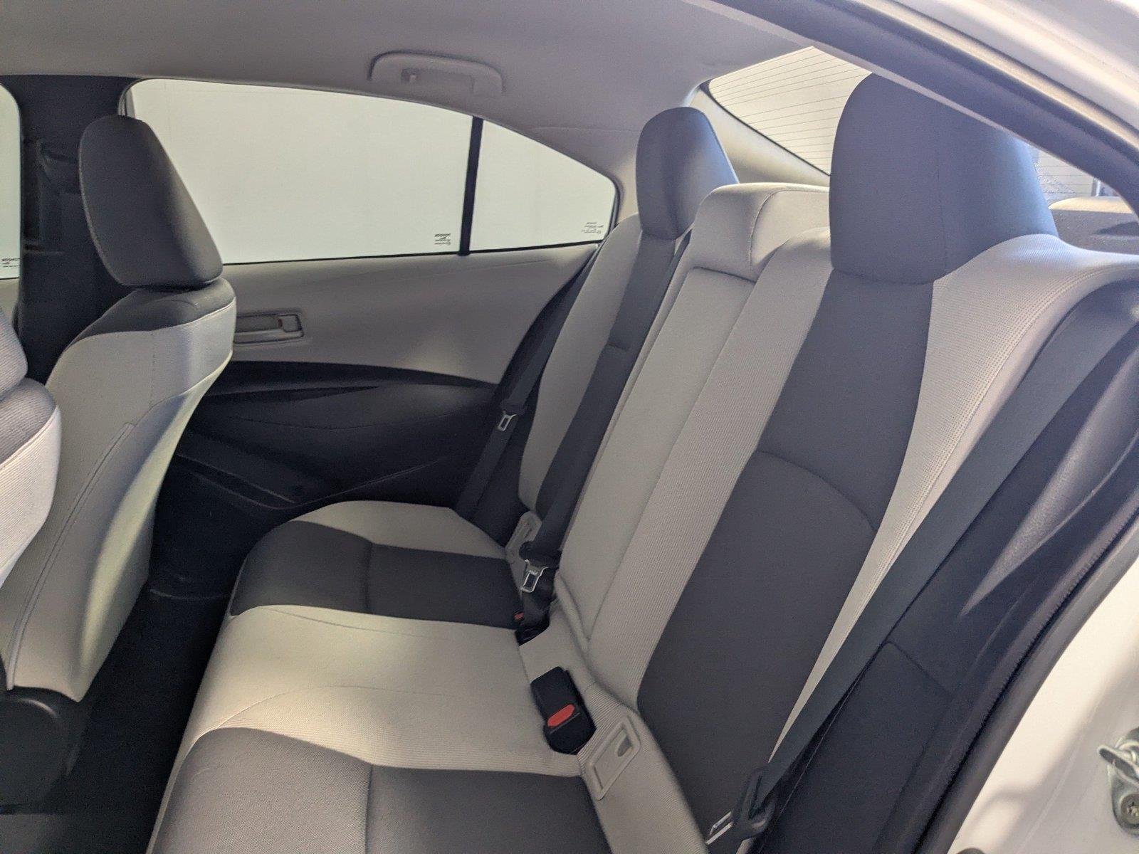 Used 2025 Ice Cap Toyota LE image 31