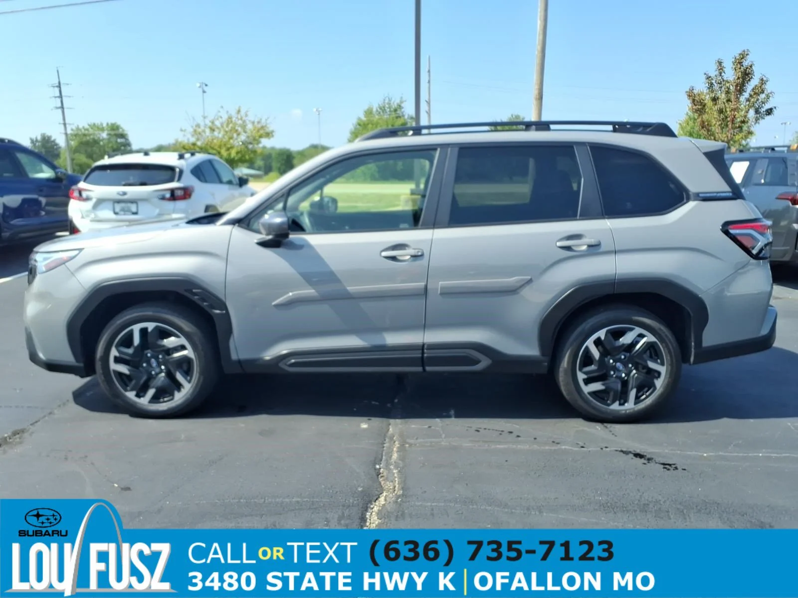 Used 2025 River Rock Pearl Subaru Limited image 4