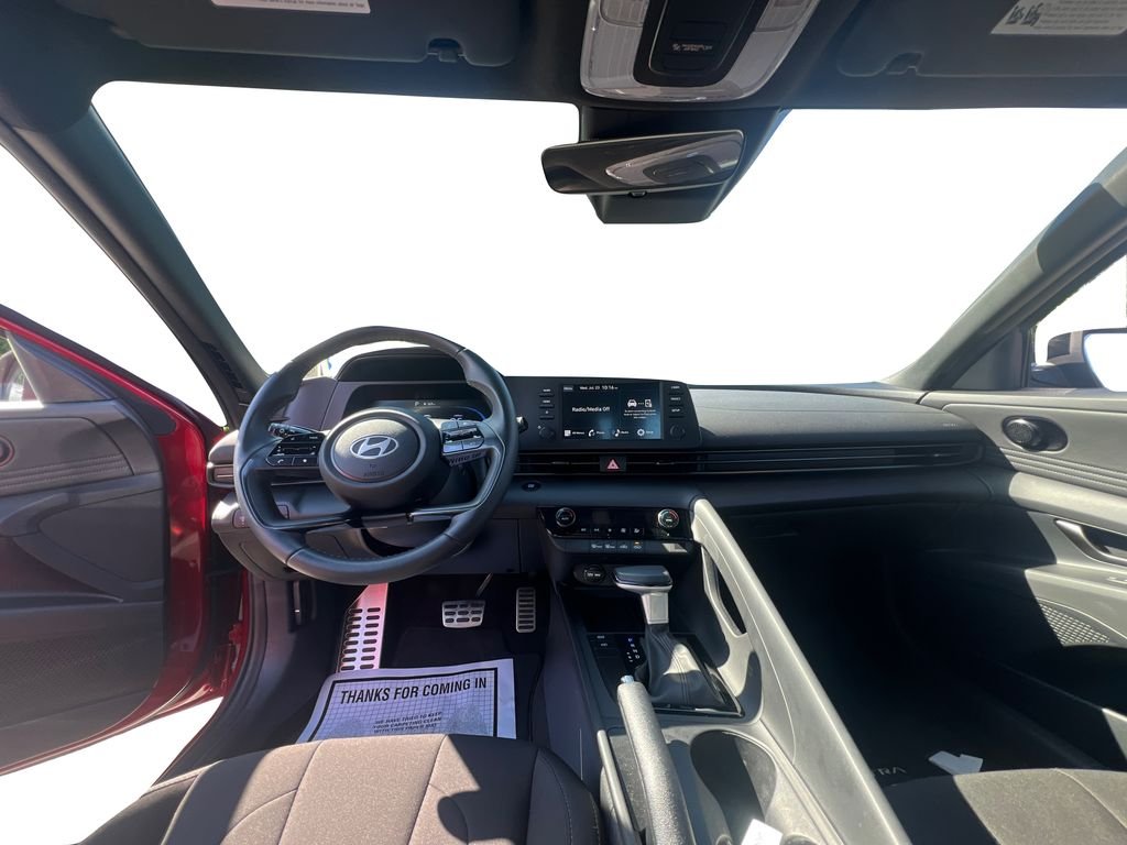 Used 2025 Red Hyundai SEL Sport image 15