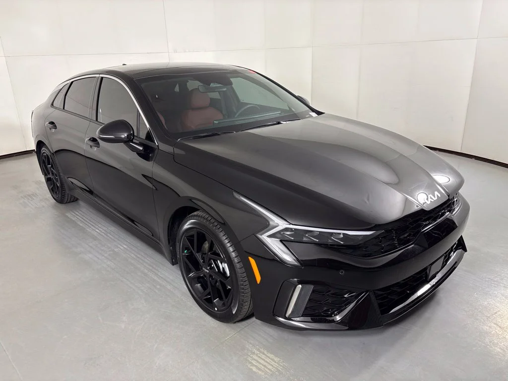 New 2027 Aurora Black Pearl Kia GT-Line image 2