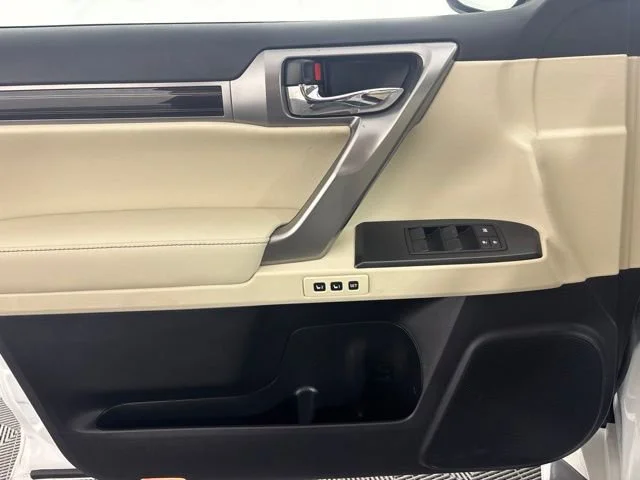 Used 2023 White Lexus GX 460 Premium image 20