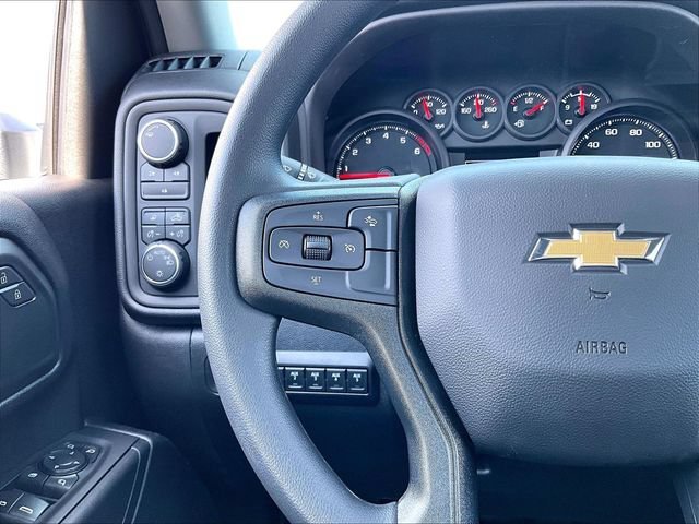 New 2026 Summit White Chevrolet WT image 18