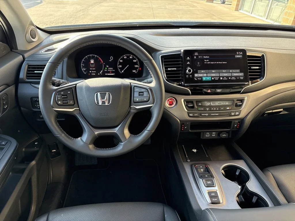Used 2025 Silver Honda RTL image 6