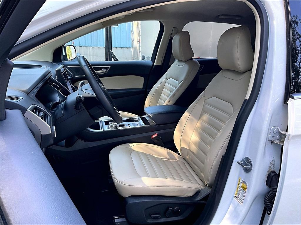 Used 2022 White Ford SEL image 10