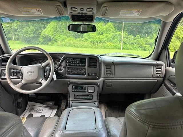Used 2002 Black GMC Denali image 12