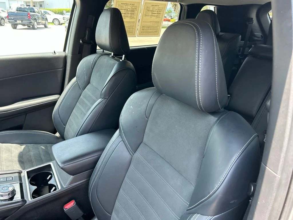 Used 2024 Silver Mitsubishi SE image 21