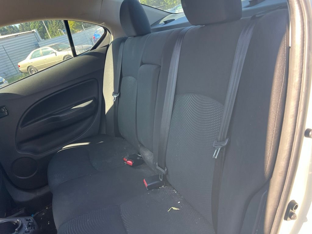 Used 2020 Pearl White Mitsubishi ES image 7
