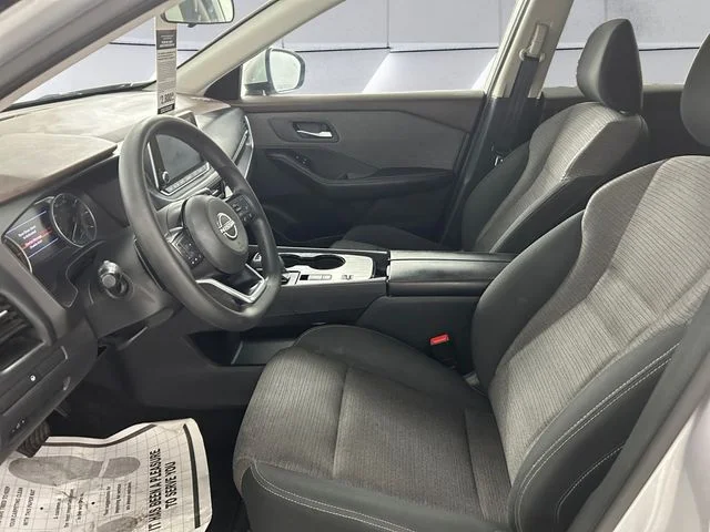 Used 2022 Silver Nissan SV image 7