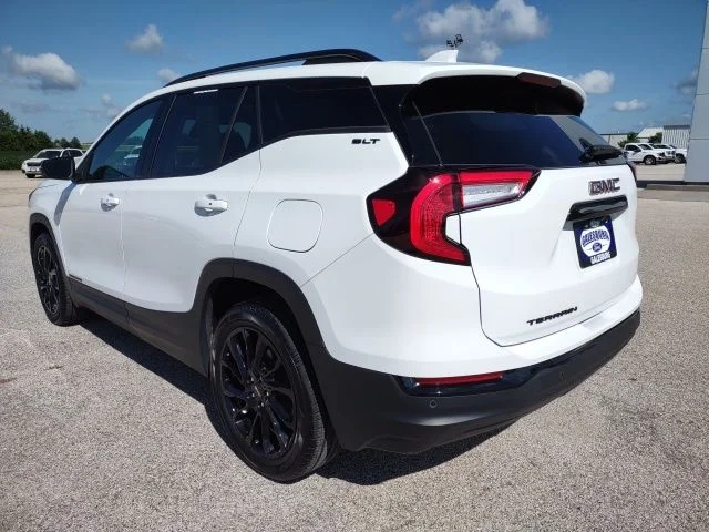 Used 2024 Summit White GMC SLT image 3