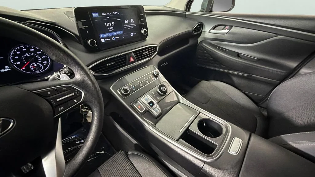 Used 2021 Gray Hyundai SE image 19
