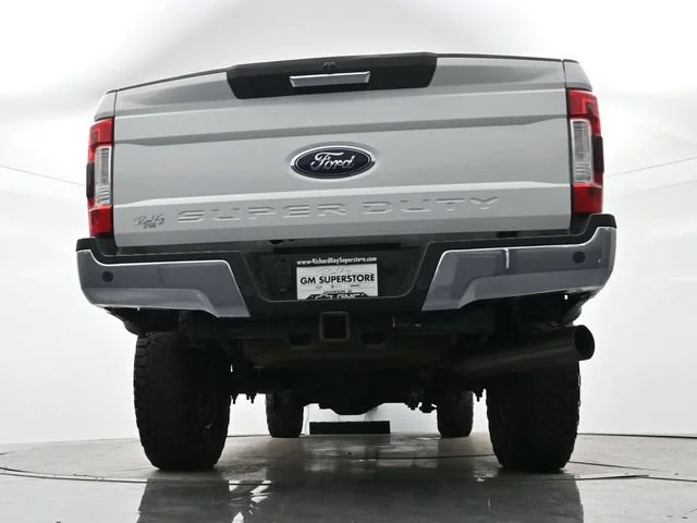 Used 2018 White Ford XL image 25