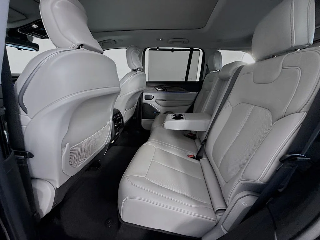 Used 2022 Brown Jeep Overland 4xe image 23