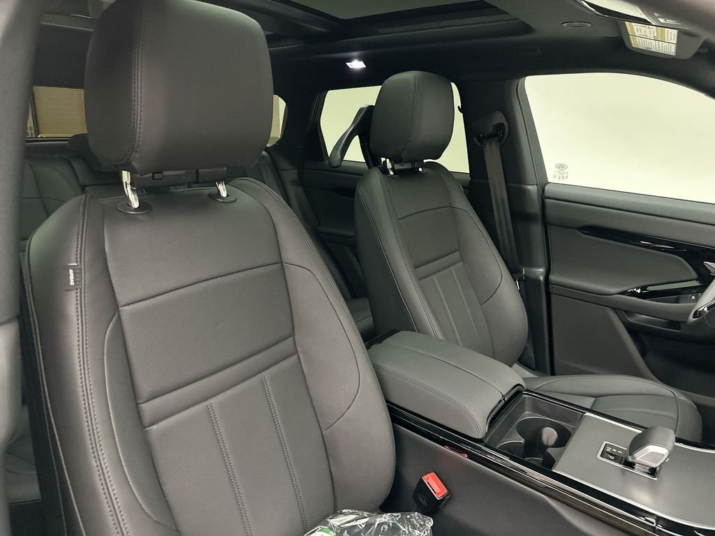 New 2026 Arroios Grey Metallic Land Rover S image 6