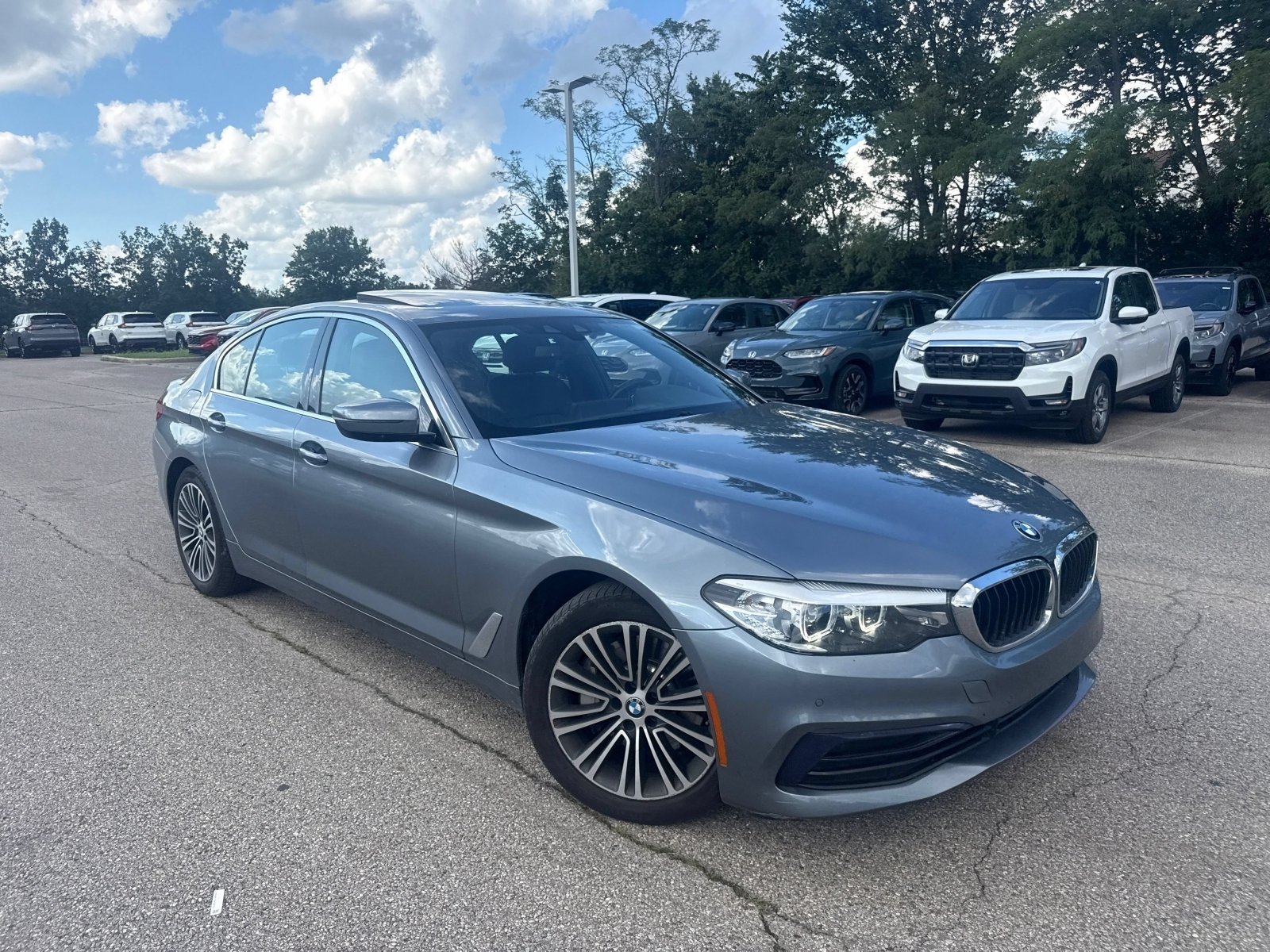 Used 2019 Bluestone Metallic BMW 530i xDrive image 23