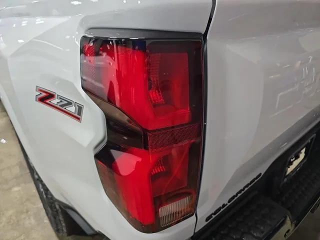 New 2026 Summit White Chevrolet Z71 image 32
