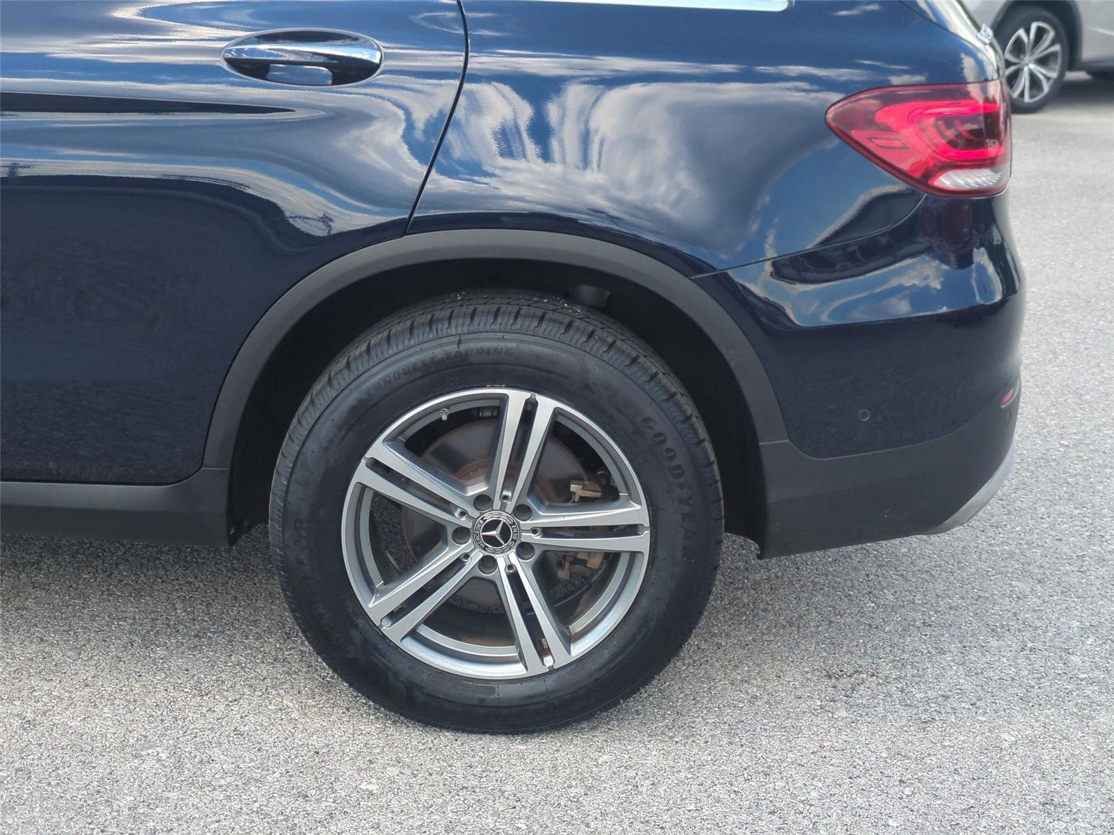 Used 2022 Lunar Blue Metallic Mercedes-Benz GLC 300 image 11