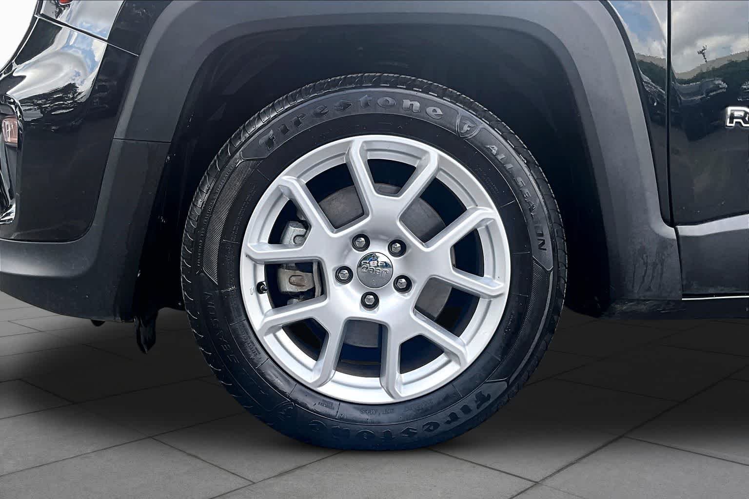 Used 2020 Black Clearcoat Jeep Latitude image 11