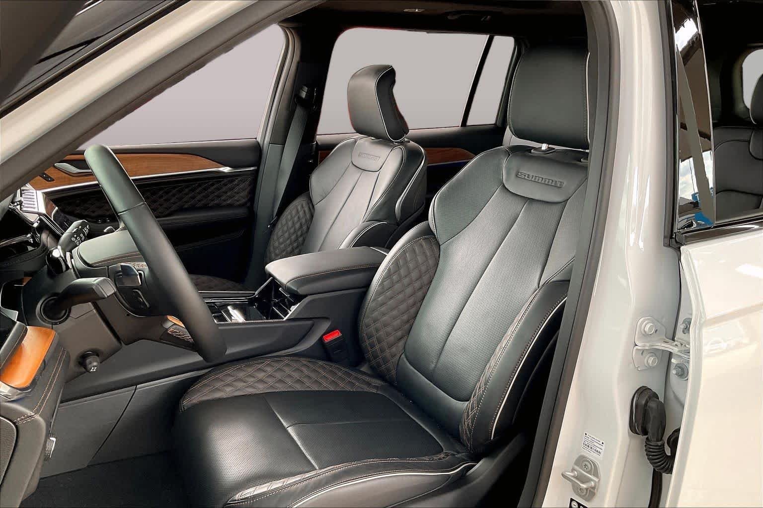 Used 2025 Bright White Clearcoat Jeep Summit Reserve image 8