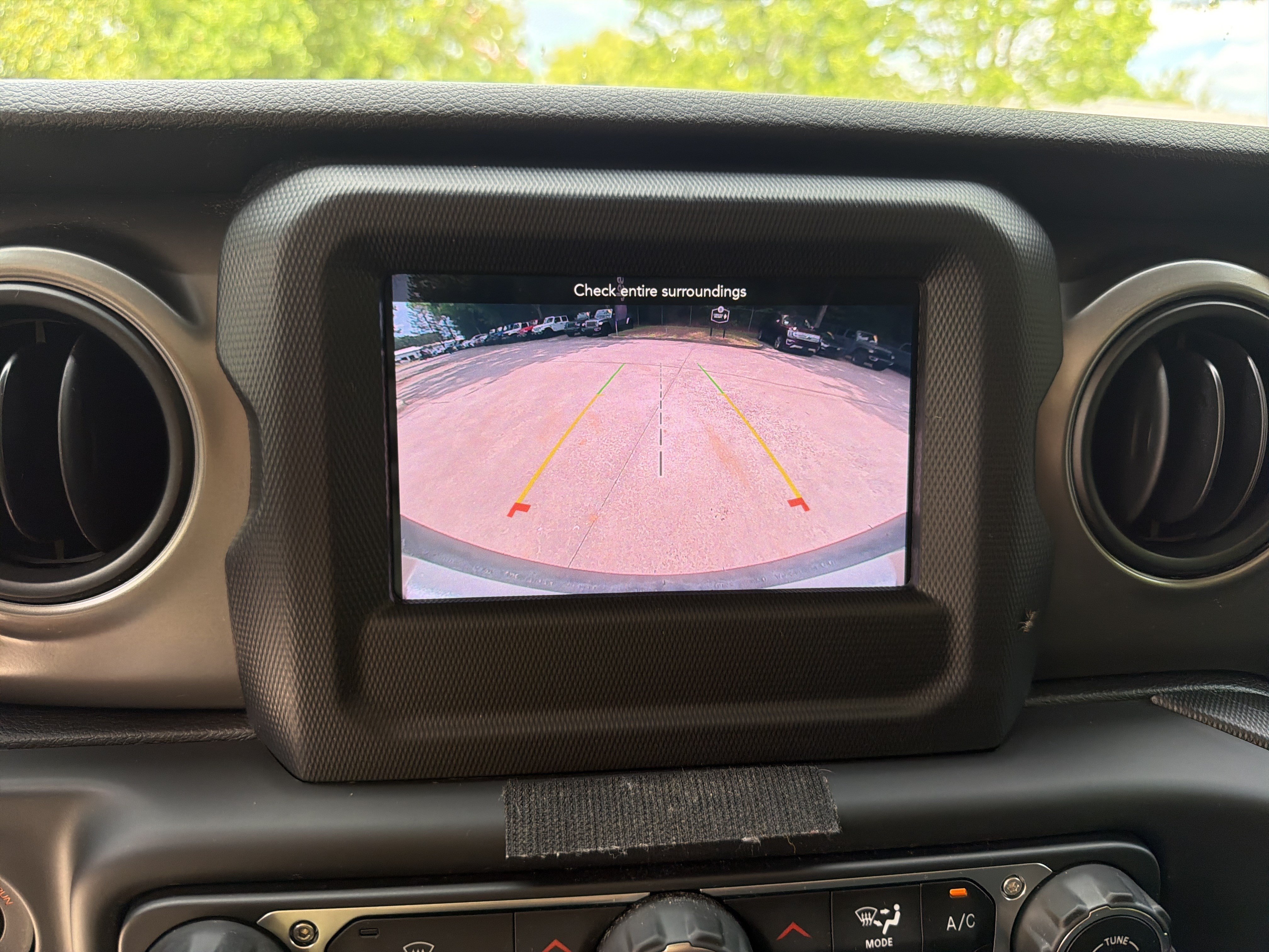 Used 2019 Black Clearcoat Jeep Sport S image 27