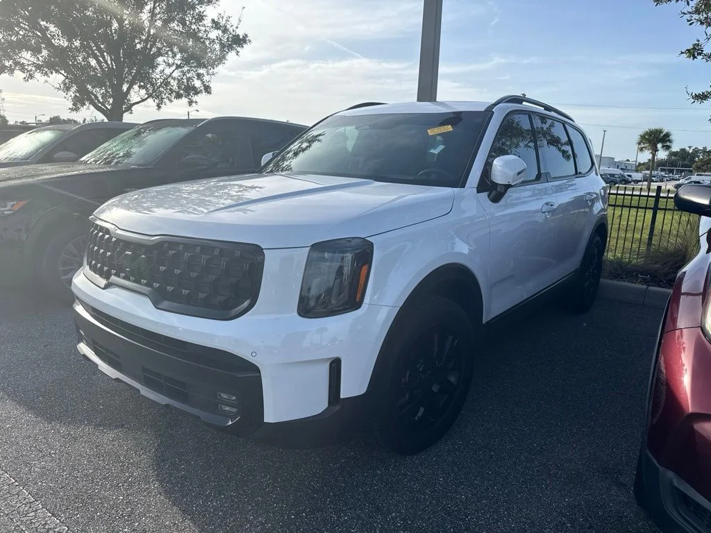 Used 2025 White Kia SX-Prestige X-Pro image 2