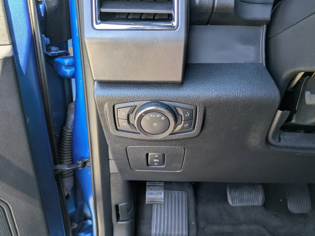 Used 2016 Blue Flame Metallic Ford XLT image 30