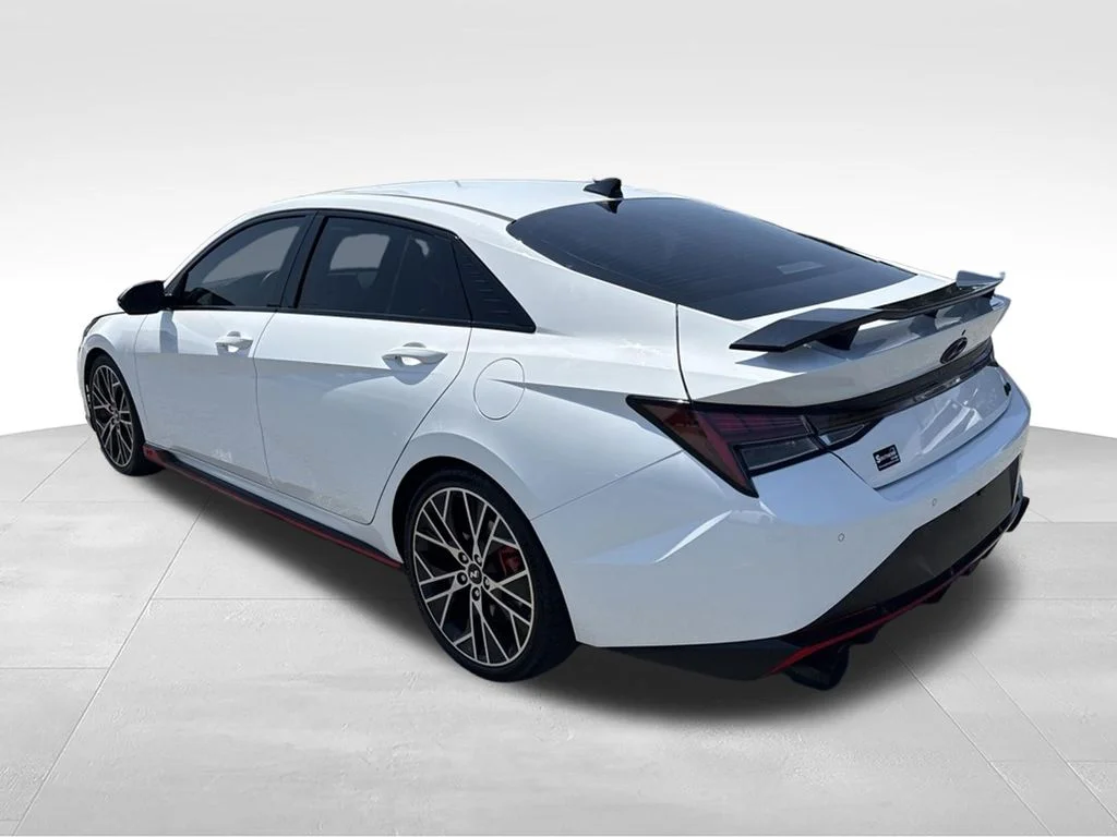 Used 2022 Ceramic White Hyundai Base image 3