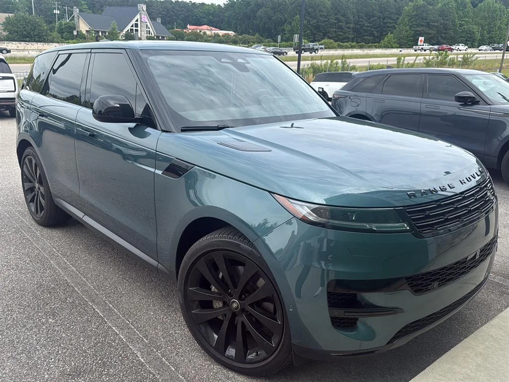 Used 2025 Giola Green Metallic Land Rover SE image 6