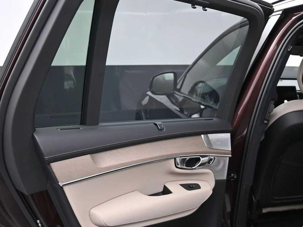 New 2026 Mulberry Red Volvo T8 Ultra image 16