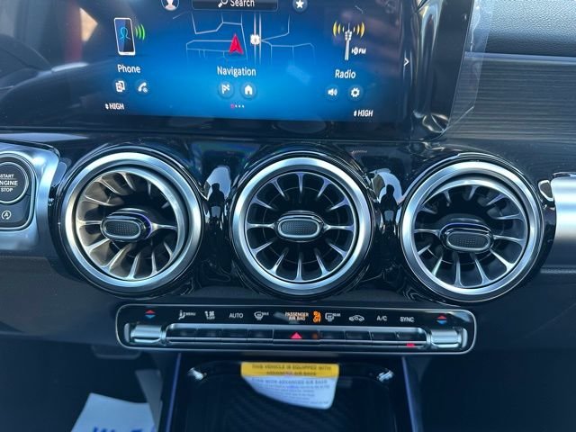 New 2026 MANUFAKTUR Alpine Grey Mercedes-Benz AMG® GLB 35 4MATIC® SUV image 35
