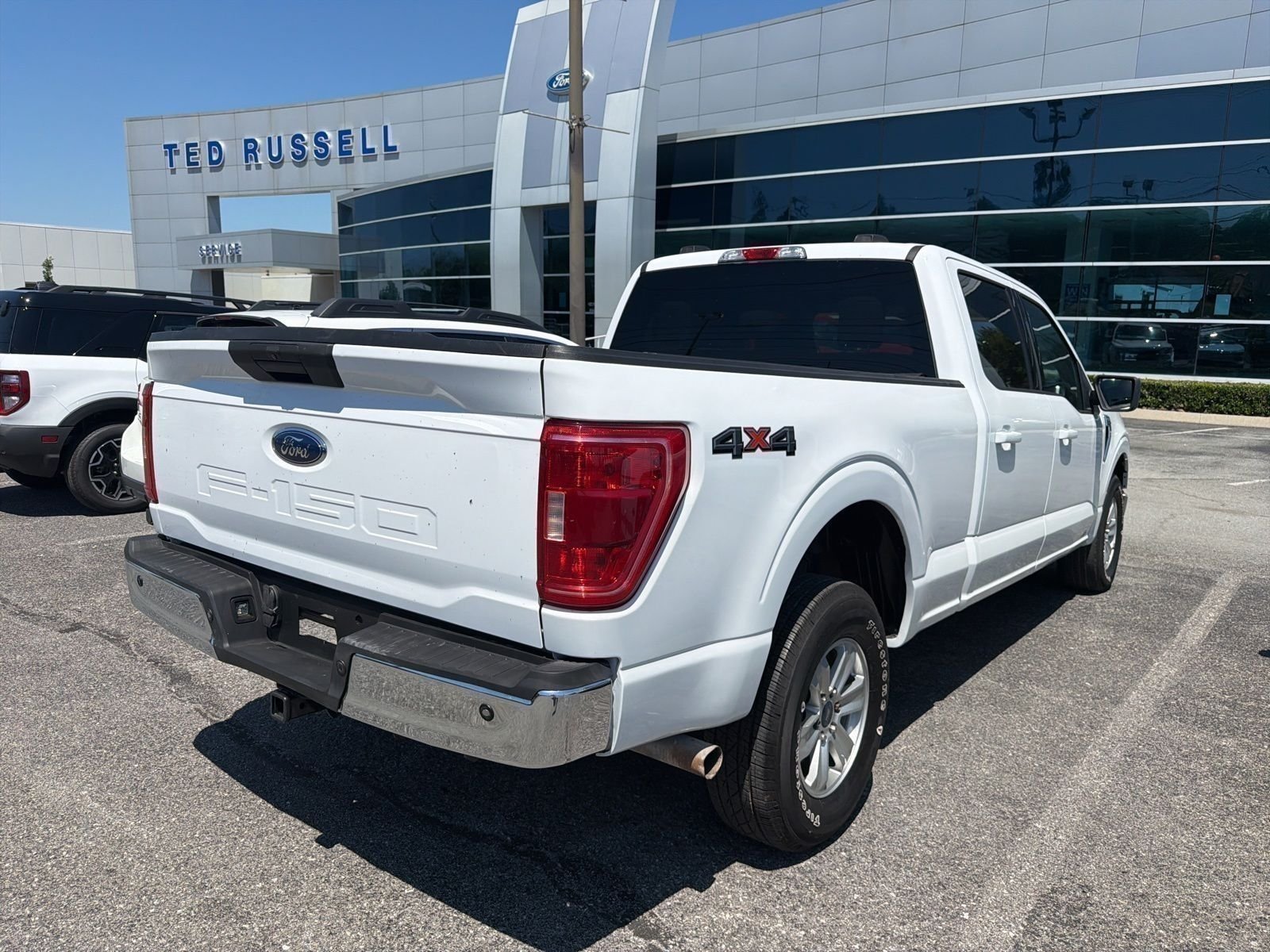 Certified Used 2023 Oxford White Ford XLT image 4