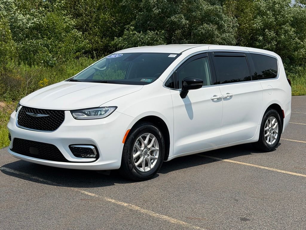 Certified Used 2024 Bright White Clearcoat Chrysler Touring L image 29