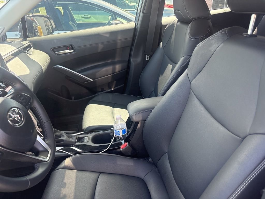 Used 2025  Toyota XLE image 12