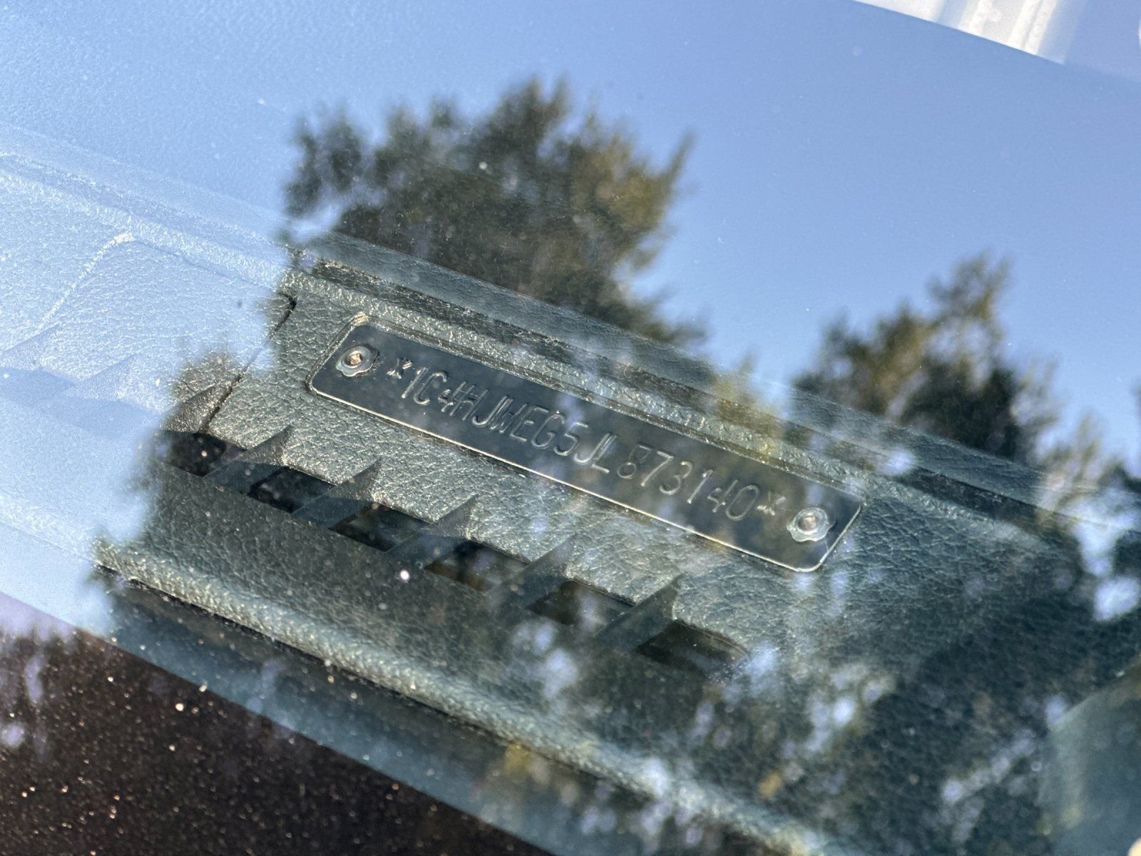Used 2018 Gray Jeep Unlimited Sahara image 2