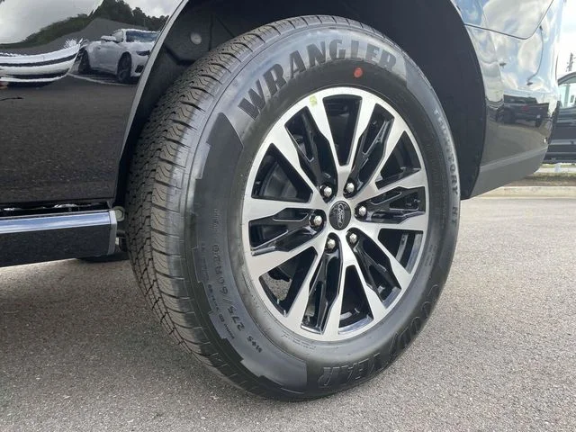 New 2026 Black Ford Platinum image 9
